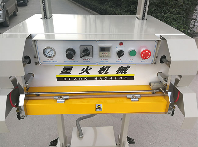 塑料袋封口機設(shè)備細節(jié)